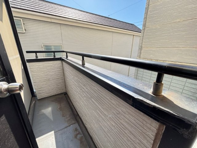 2階ベランダ、陽当たり良好です。