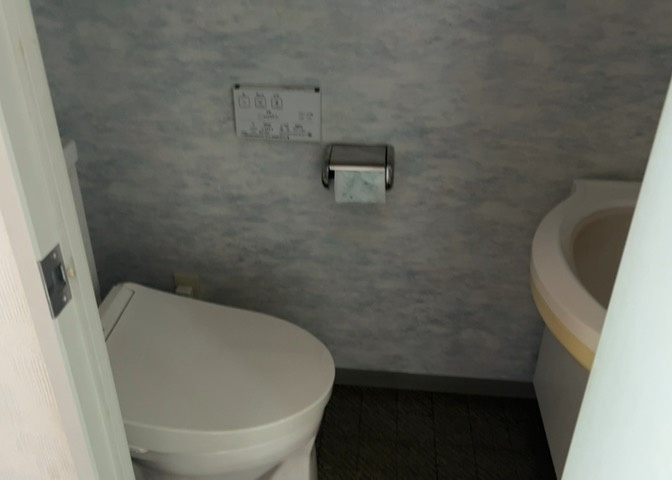 トイレは大きさや形、機能、抗菌性などが異なる多種多彩なタイプが各メーカーから出ています。それぞれに良さがあるため、事前にどういったタイプのトイレがいいのかをご家庭内で決めて、内見に行くといいでしょう。
