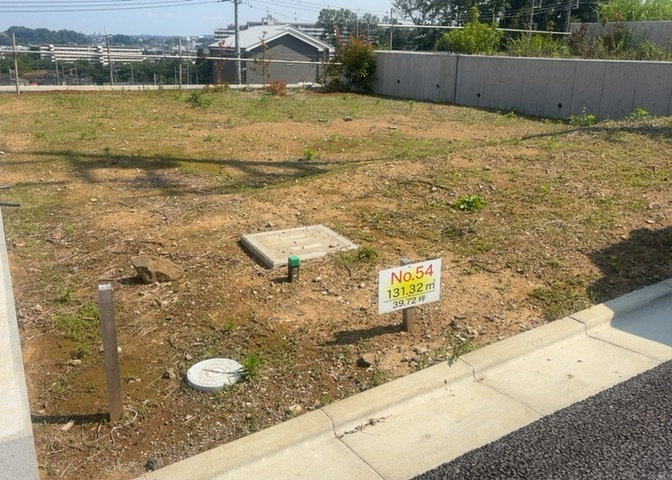 販売されている全ての土地が、宅地用の土地であるとは限りません。都市計画法に基づき、基本的に住宅を建てることができるのは土地計画区であることに加え、市街化区域として定められている地域のみとなっています。