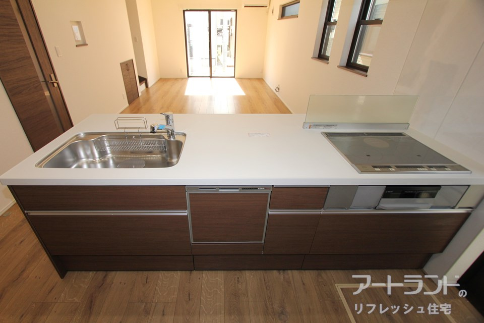 【キッチン】シャワー水栓新調、IHコンロ、食洗機付き