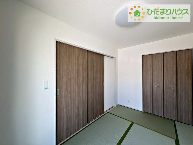 扉を閉じれば来客用のお部屋として。開いて広い空間を作れば、お子様の遊び部屋として使えます！