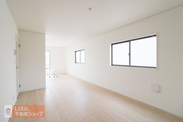 【ダイニング】現地完成写真。家族でくつろげるダイニングです。