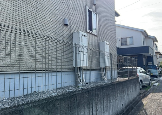 省エネ給湯器とは従来型の給湯器より熱効率が高く、少ない燃料でたくさんのお湯を沸かすことが出来る高効率な給湯器のことを指します。また、省エネ給湯器には種類があり、利便性や効果なども様々です。