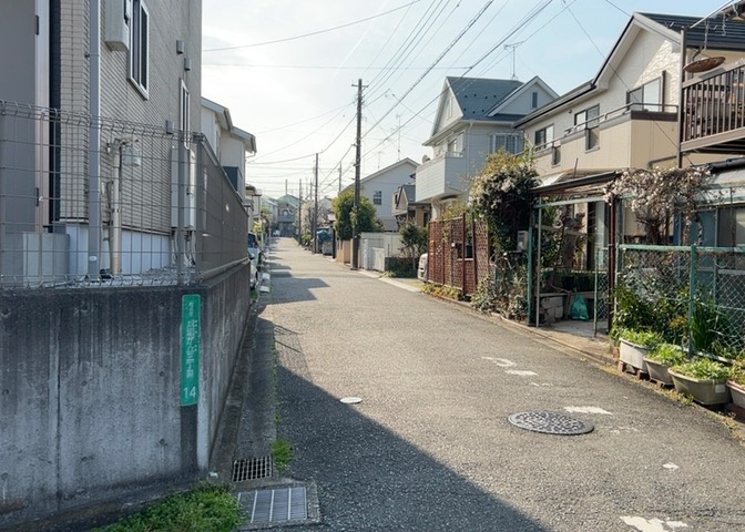 眺望を気にして物件を探す場合、前面に建物が建っていないか現地で確認しましょう！前面に建物があると景色はもちろん、日当たりや風通しにも影響が出てきます。住んだ時のことを想像しながら現地見学をしましょう。