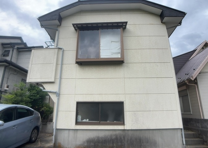 お持ちの車種によっては前面道路が広い方が便利でしょう。しかし、前面道路が広ければその分交通量が多くなるため、騒音などが気になる場合があります。実際に現地を見学し、周辺交通量や騒音などを確認しましょう！