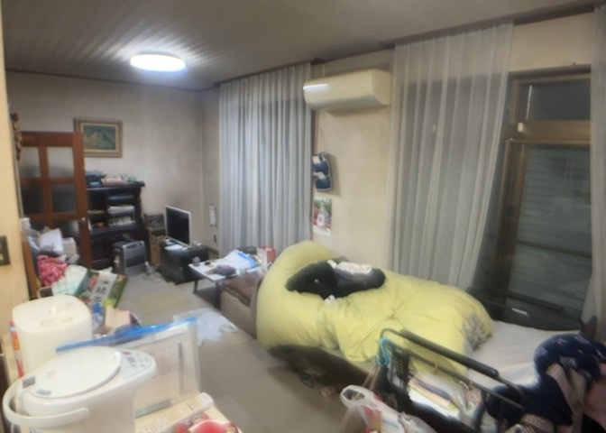 直線タイプはLとDKを一直線に並べた形で対面キッチンのタイプです。一般的なのでよく見かけるかもしれません。直線タイプに似た直接アイランドタイプは、キッチンとダイニングの間に壁がない分広く感じられます。