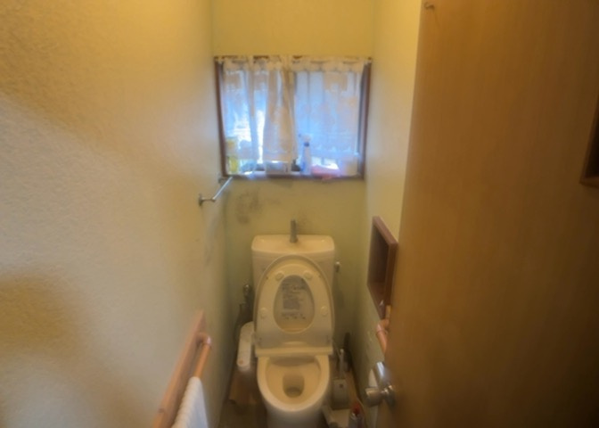 トイレは大きさや形、機能、抗菌性などが異なる多種多彩なタイプが各メーカーから出ています。それぞれに良さがあるため、事前にどういったタイプのトイレがいいのかをご家庭内で決めて、内見に行くといいでしょう。