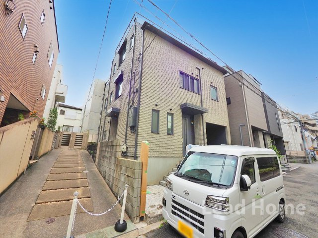 開放感のある区画に位置しており心地よい風が通ります！家族で穏やかな日々を過ごせる魅力的な環境♪
