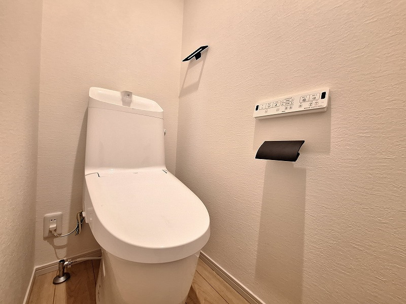 忙しい朝に、心のゆとりを。1階、2階、2ヶ所に設置されたトイレが、スムーズな一日のスタートを約束します。