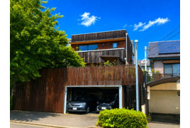 緑豊かなこだわりの邸宅・約100坪の広大な敷地 早渕1丁目中古戸建ての外観