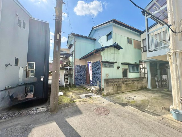東武スカイツリーライン「新越谷」駅徒歩約9分、交通アクセス良好！敷地約29坪・整形地！ご家族のライフスタイルに合わせた自由設計が可能です！建物イメージや資金計画などお気軽にご相談ください！