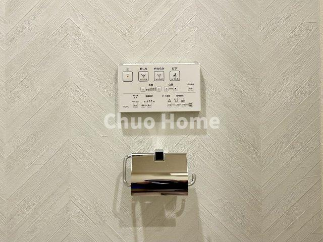 【ウォシュレット】清潔に使いたいお手洗いには最適な設備です。もちろんウォームレットも標準装備です。
