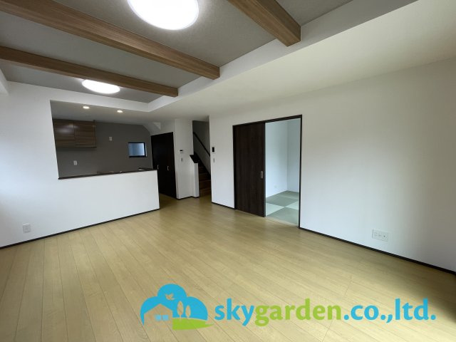 ゆったり過ごせる居間です