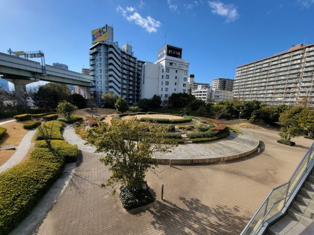 【ガーデンパーク】円形のガーデンヒルを中心とした、4、900平米以上もの広さを誇る都市の庭！