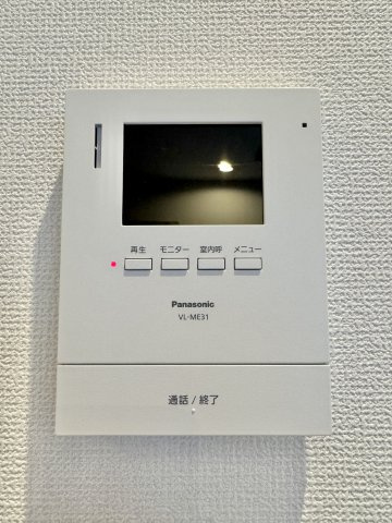 モニター付きインターホン！相手の顔が良く見えます！誰が来たかすぐ分かるので防犯対策にもなりますね！　