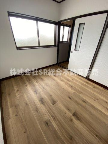 使い勝手のいい洋室です