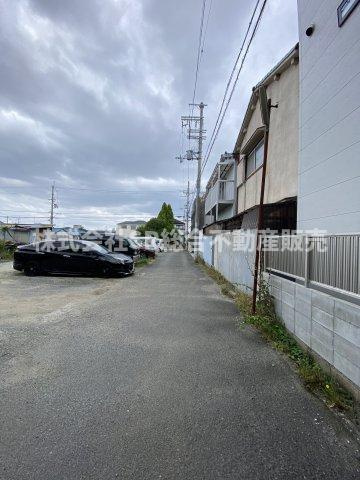 前面道路含む現地写真です