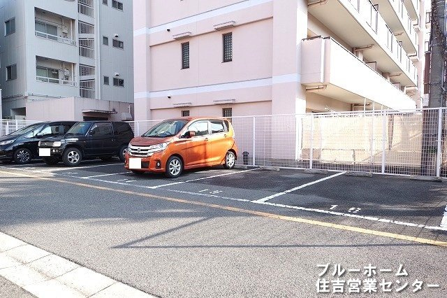 敷地内にある駐車場です！