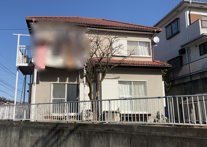 木造住宅とは土台、壁、柱など建築物の強度を支える構造体の材に木が使用されている構造を指します。構造体は建物の自重を支えるだけではなく風圧や水圧、積裁荷重などあらゆる衝撃に耐えるための基礎です。
