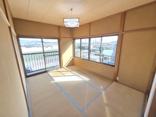 2階6畳の和室です。