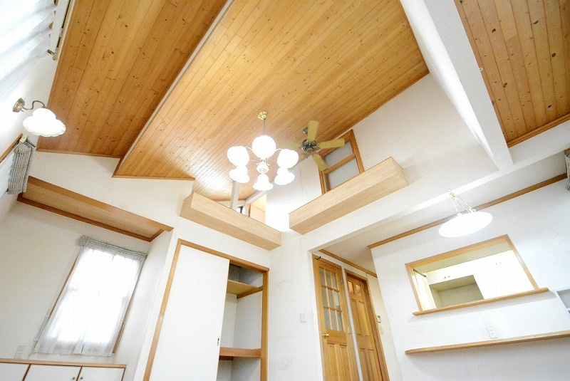 天井高×陽当たり良く開放感に溢れた空間です！