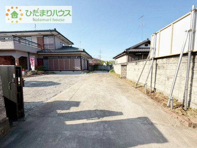 時間がない時もらくらくと車の出し入れができる並列駐車場を完備！！