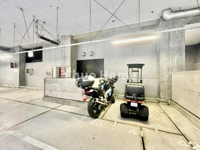 【バイク置場】最新の空き状況や費用などの詳細は担当スタッフまでお問い合わせください。