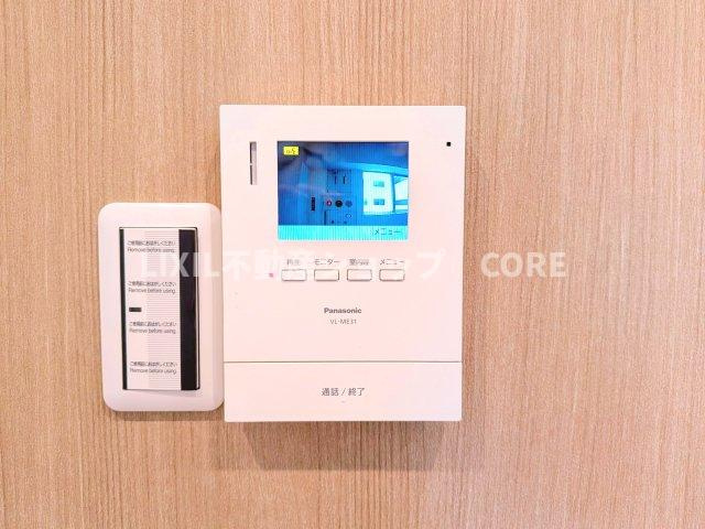 「見える安心」をカタチにしました。誰が来てもわかる様にモニター付きインターホン！