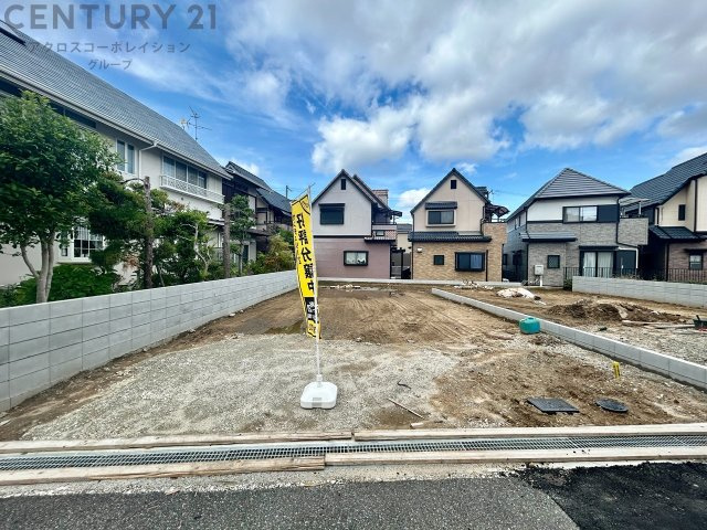 長期優良住宅認定・住宅性能評価が証明する品質の高さ、魅力ある外観デザインやクオリティとコストのバランスを考えた「リーブルガーデン」シリーズからの地にて新規分譲のご紹介です。
