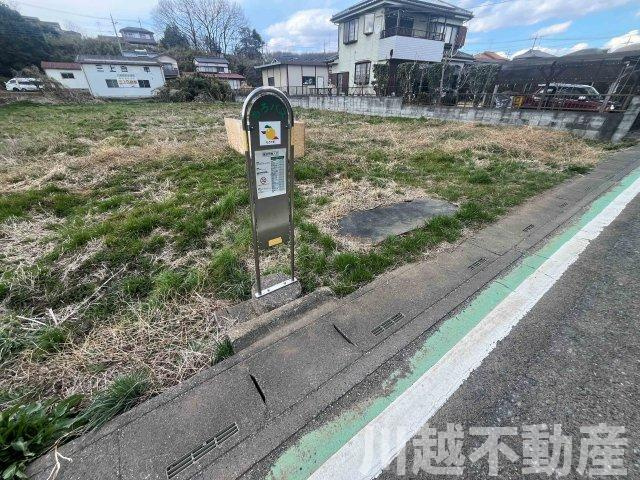 徒歩4分のところにある毛呂山町コミュニティバスの「東原団地入口」バス停