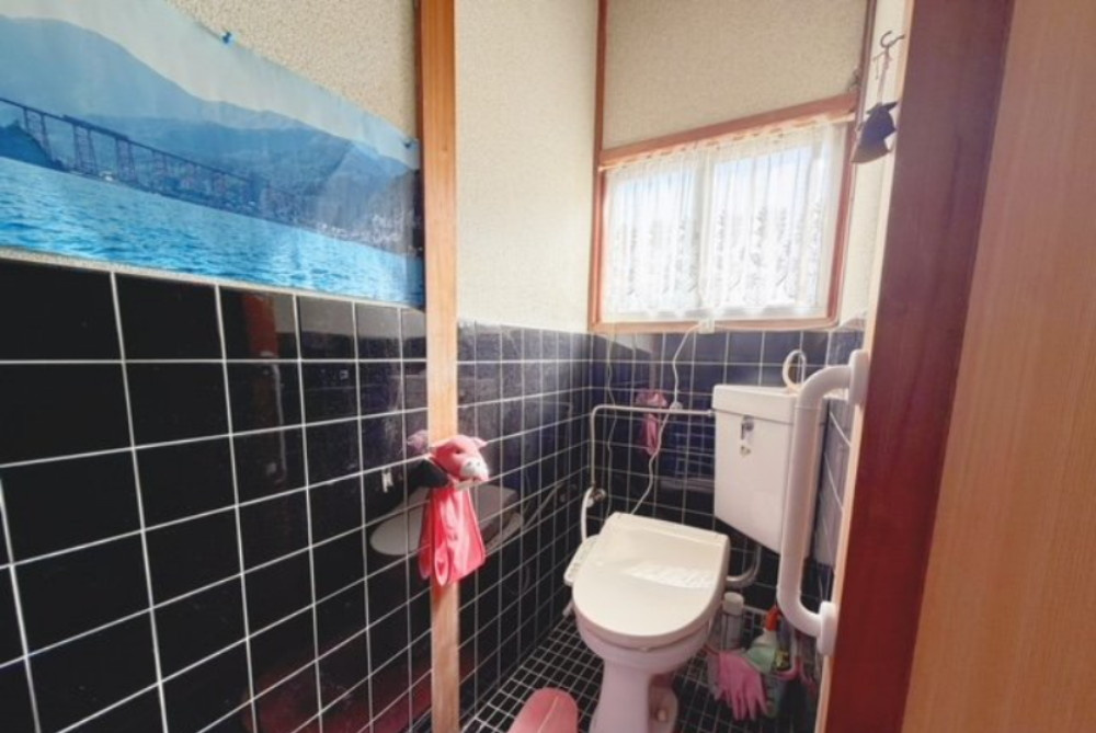 ●年中無休：当日予約可●1階ウォシュレット機能付きトイレになります。小窓付きで換気良好です！