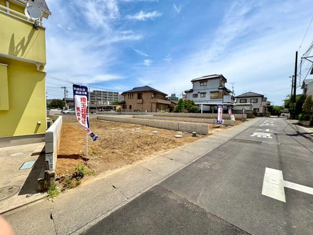 1号地　南西道路に面し陽当り良好！敷地約38坪・自由設計で夢のマイホームはいかがでしょうか！建築条件なし・お好きなハウスメーカーで建築可能です！