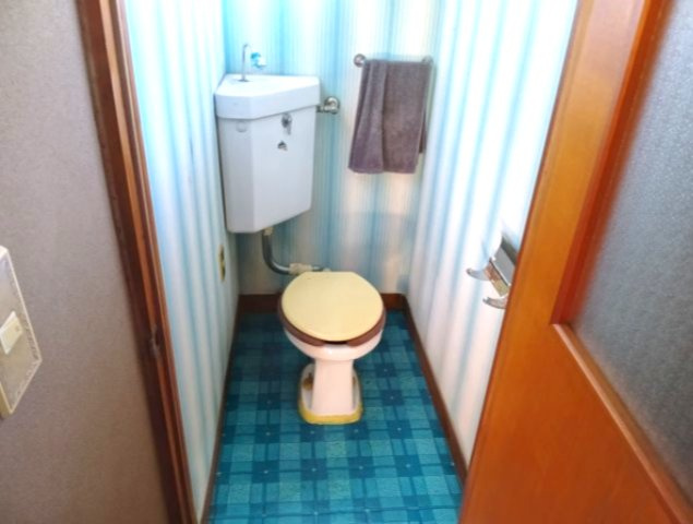 タンクが浮いていてお手入れしやすいですね。