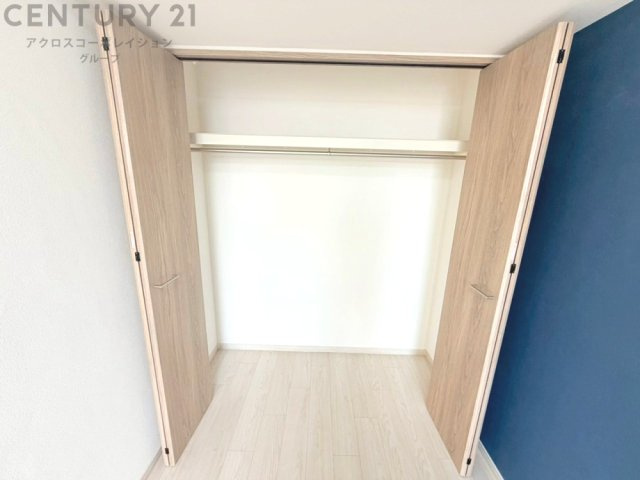 衣類やアクセサリー、小物類の収納が便利で整理整頓がしやすく、部屋の美観を保ちつつ、スペースを最大限に活用できます。衣服のしわやダメージを防ぎ、長持ちさせることができます。