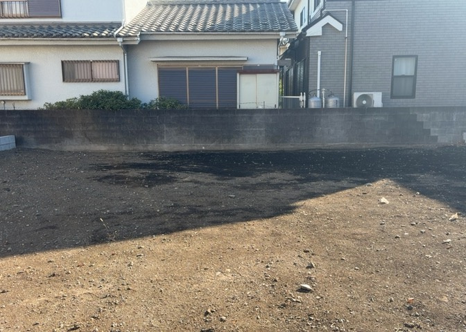 土地を買う際、住む地域の自治体や福祉の補助制度にも注目してみましょう。子供や老人の医療補助やゴミ出しのルールなど、自治体によってルールに大きな違いがあるため、暮らしやすい土地で判断するとよいでしょう。