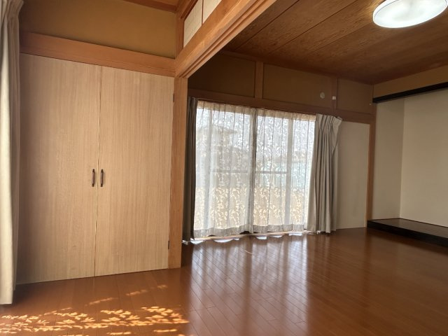 1階洋室8帖の写真です。