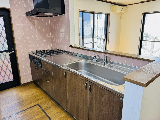 ～使い勝手の良いシステムキッチン～