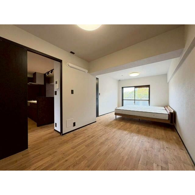 11.6帖あるお部屋はご家族構成に合わせて2部屋に分けることもできます