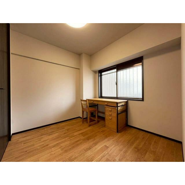 4帖のお部屋。リモートワークスペースとしてもピッタリです