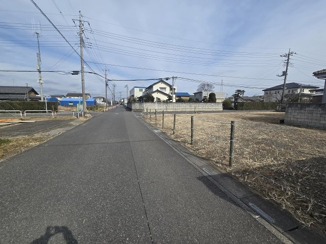 51坪超の北東角地です。