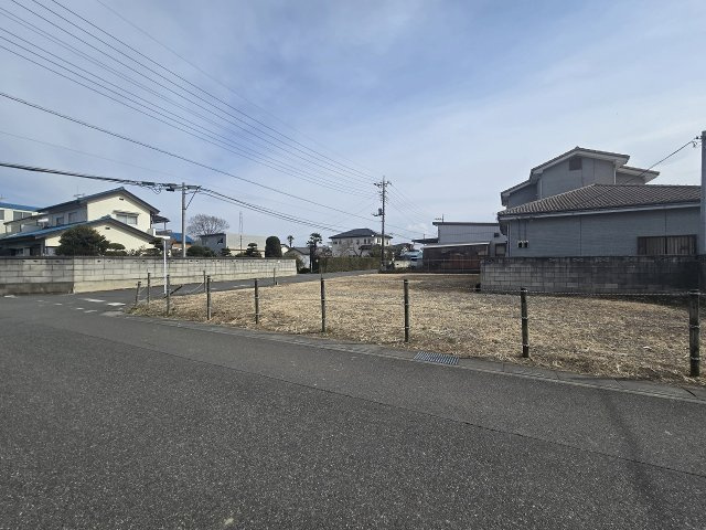 51坪超の北東角地です。