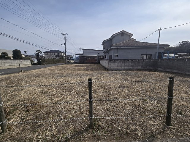 51坪超の北東角地です。