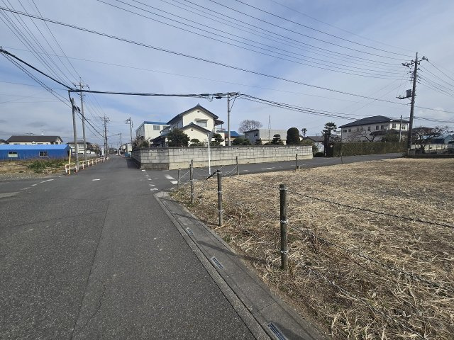 51坪超の北東角地です。