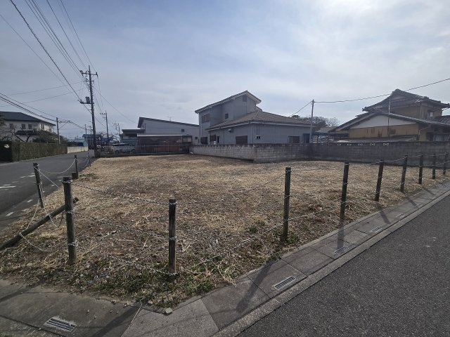 51坪超の北東角地です。