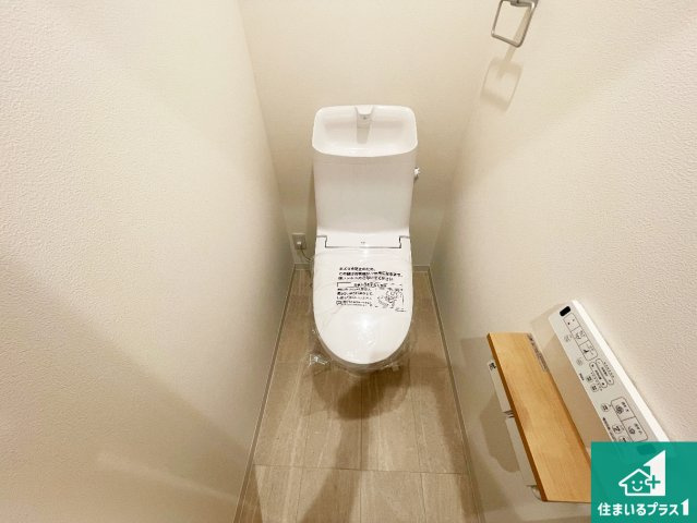 落ち着いた色で統一されたトイレ！　
