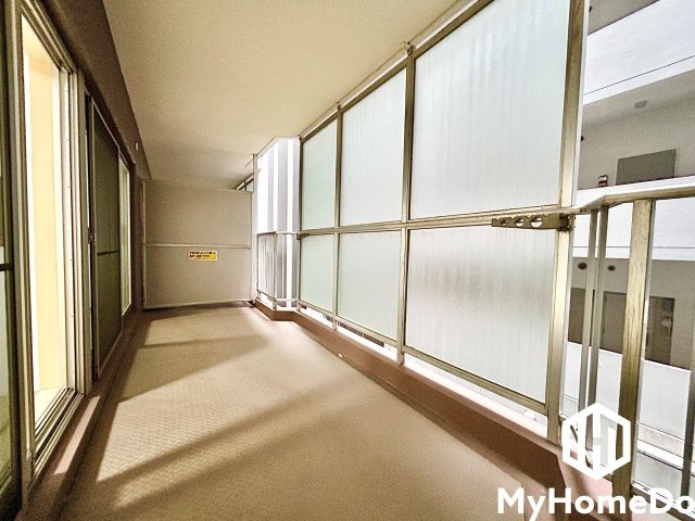 屋根付きなので急な雨の日も安心ですね。