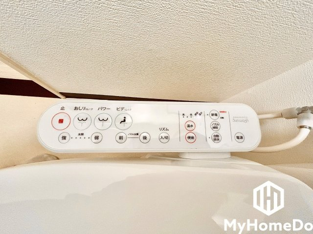 温水洗浄便座付きで、季節に問わずいつでも温かい便座を体感できます。