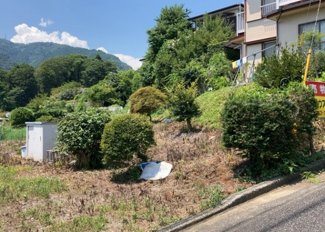 隣家の土地はどうなっているのか、生活利便施設が近くにあるのか、学校まで近いかなど、お客様のライフスタイルにあわせたイメージが重要です。また、近くにあると困る施設が近くにないかも確認するといいでしょう。