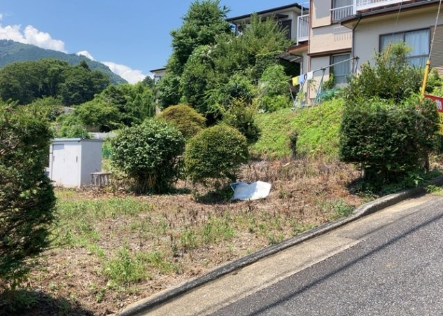 人が暮らすうえで日光は大切な要素となります。日当たりの良さは譲れないポイントですね。併せて近くに大きな建築物の建築予定がないか、あるいはそれが可能な土地が近くにないか事前に確認することもお勧めします。