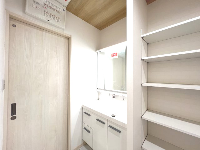 明るい洗面所です